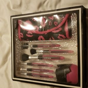 Nwt 8 pc makeup brush set